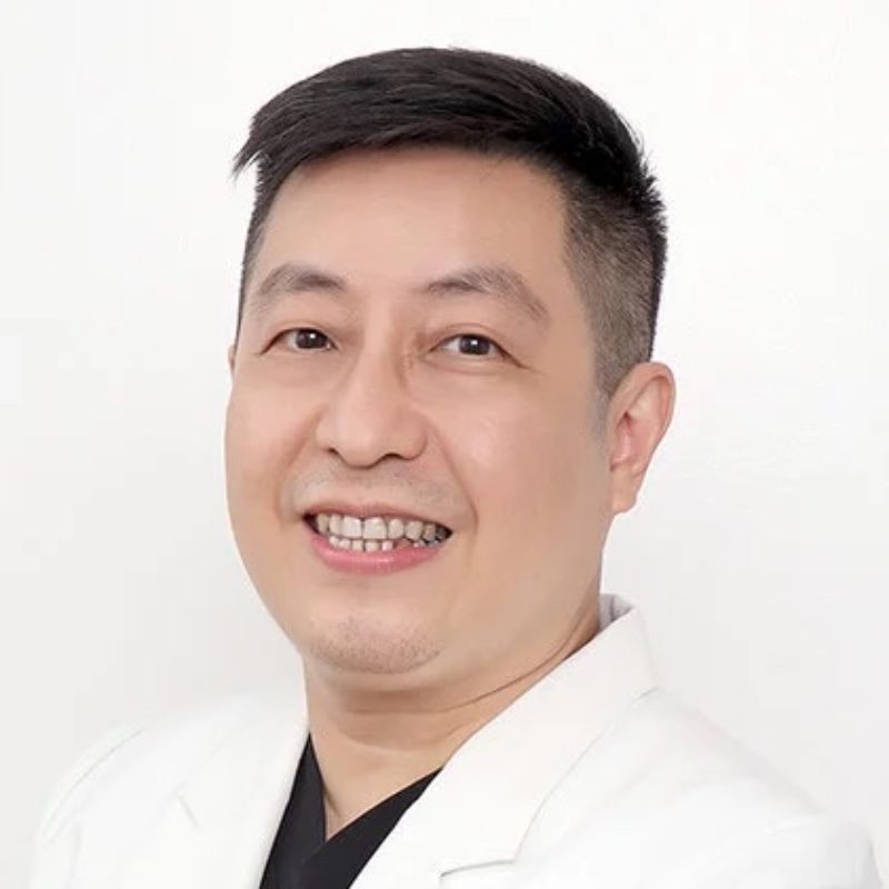Dr. Ian Paredes